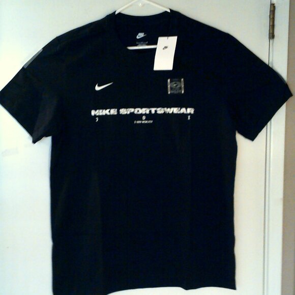 NEW NIKE SPORTSWEAR "Nike University Tee" MEN'S BLACK WHITE T-SHIRT L HQ2431-010 - Picture 1 of 11